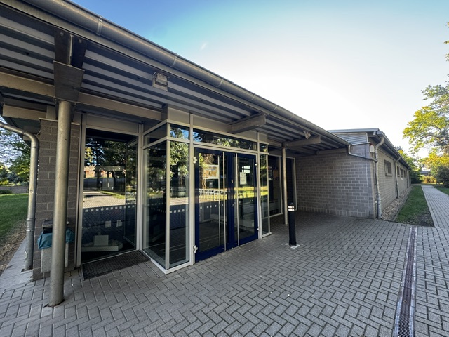 SV Zörbig - Blick auf den Eingang der Sporthalle am Schloss in Zörbig