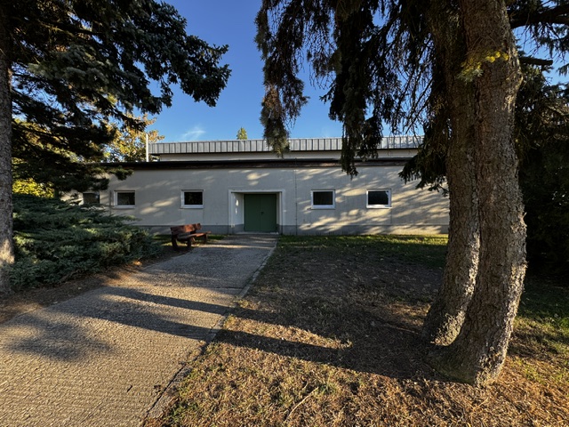 SV Zörbig - Blick auf die Turnhalle in Großzöberitz
